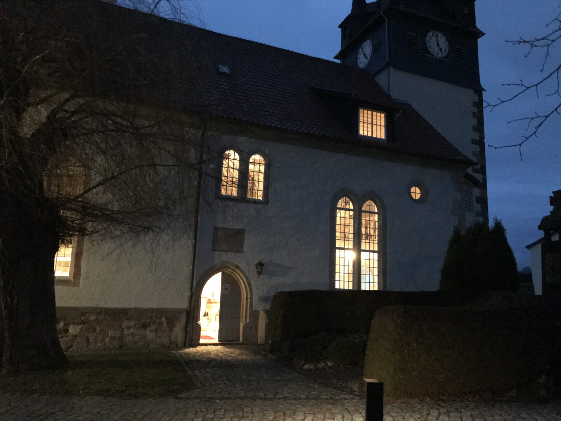 Jakobuskirche bei Nacht