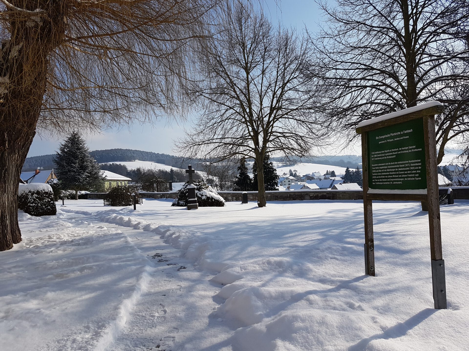alter Friedhof im Winter